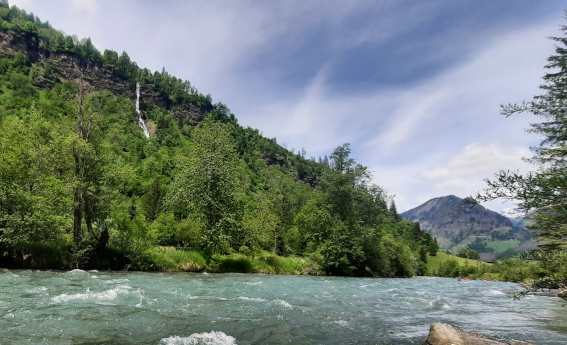 Kurz vor dem Ende dieser Etappe hat man die seltene Gelegenheit, drei Wasserfälle auf einmal zu sehen!