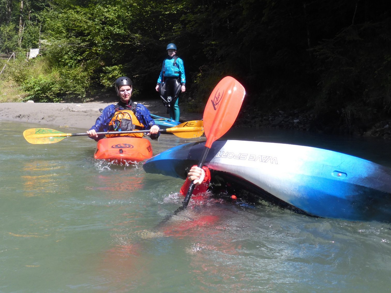 Rollentraining auf der Kössener Ache/Entenlochklamm - Wassertemperatur und - Farbe sind ein bisschen anders als im Schwimmbad.